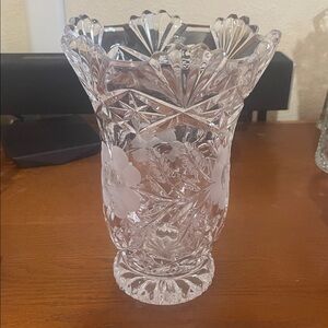 Vtg Irena Cut Etched Lead Crystal Decorative Vase - Poland
No chips.